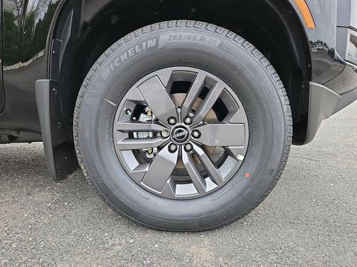 Super Black 2026 Nissan Frontier SV