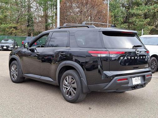 2023 Nissan Pathfinder SV 4WD