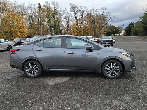 2025 Nissan Versa 1.6 SV