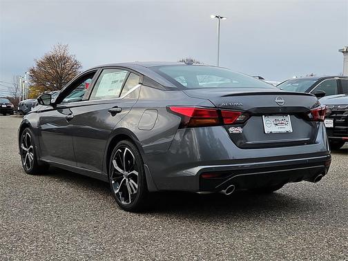 2025 Nissan Altima SR FWD