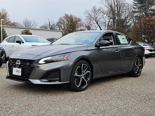 2025 Nissan Altima SR FWD