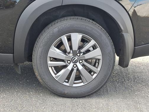Super Black 2025 Nissan Pathfinder SV 4WD