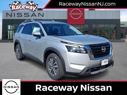 2025 Nissan Pathfinder SL 4WD