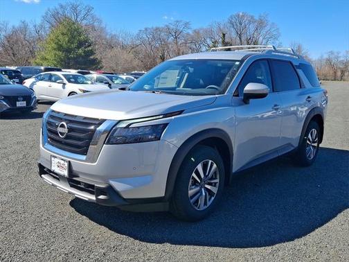 2025 Nissan Pathfinder SL 4WD