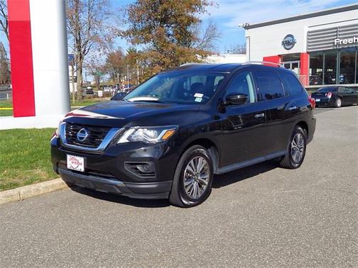 Magnetic Black 2018 Nissan Pathfinder S