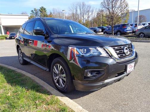 Magnetic Black 2018 Nissan Pathfinder S