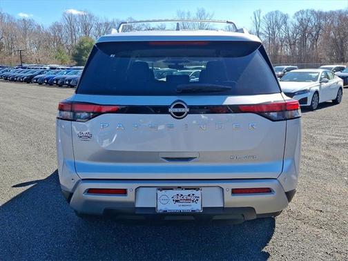 2025 Nissan Pathfinder SL 4WD