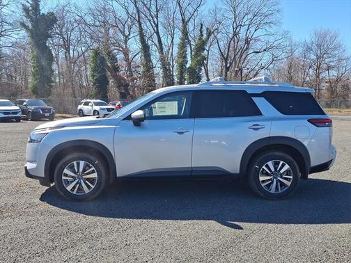 2025 Nissan Pathfinder SL 4WD
