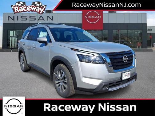 2025 Nissan Pathfinder SL 4WD