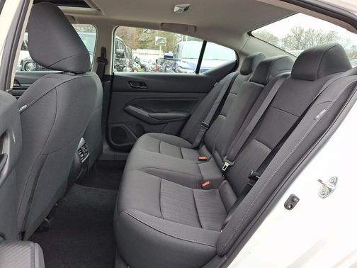 Pearl White Tricoat 2026 Nissan Altima 2.5 SV