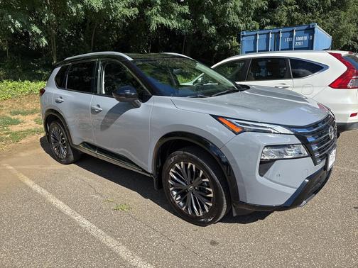 2024 Nissan Rogue Platinum
