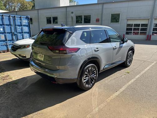 2024 Nissan Rogue Platinum