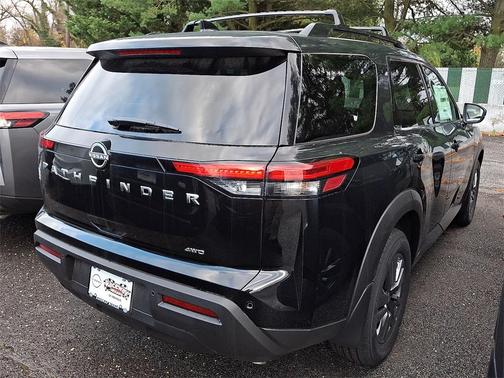 2025 Nissan Pathfinder SV 4WD