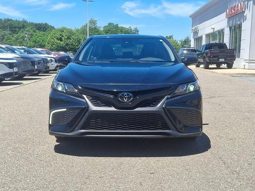 Midnight Black Metallic 2024 Toyota Camry SE