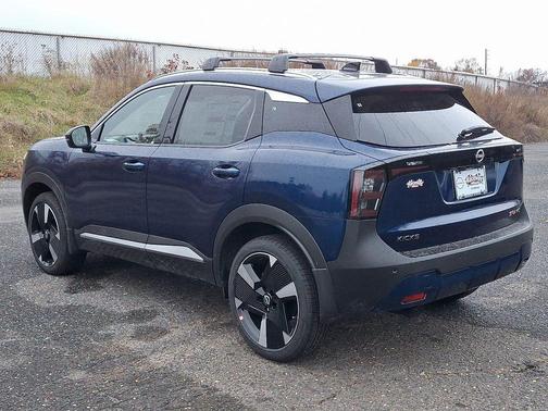 Deep Blue Pearl 2026 Nissan Kicks SR