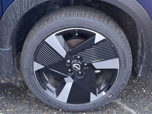 Deep Blue Pearl 2026 Nissan Kicks SR