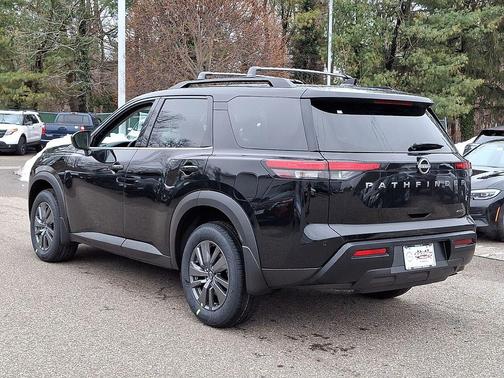 Super Black 2026 Nissan Pathfinder SV