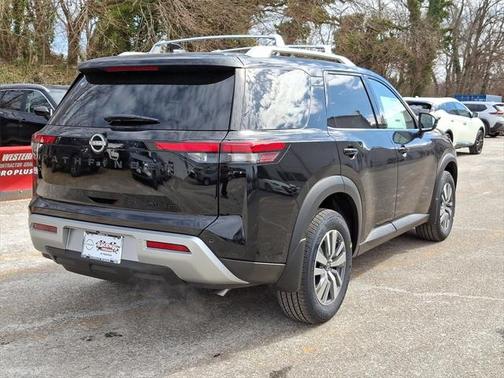 2025 Nissan Pathfinder SL 4WD