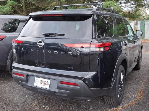 2025 Nissan Pathfinder SV 4WD