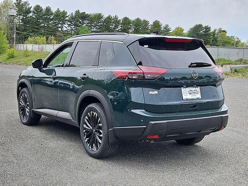 Obsidian Green 2026 Nissan Rogue Dark Armor
