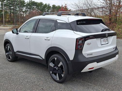 2026 Nissan Kicks SR