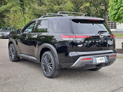 Super Black 2026 Nissan Pathfinder SL