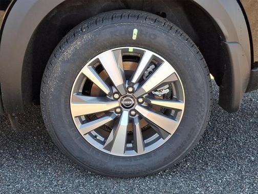 2025 Nissan Pathfinder SL 4WD