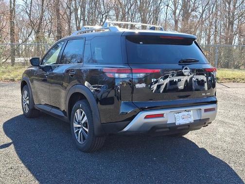 2025 Nissan Pathfinder SL 4WD