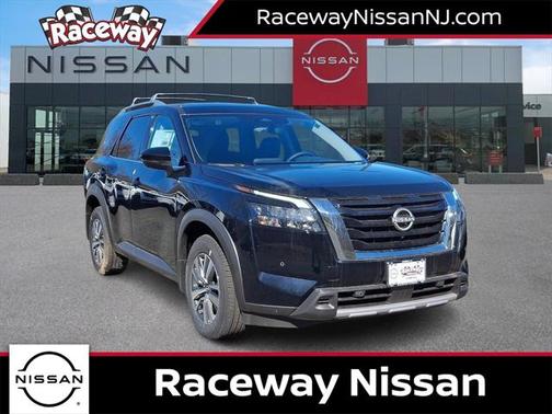 2025 Nissan Pathfinder SL 4WD