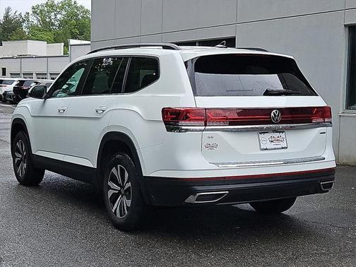 2024 Volkswagen Atlas 2.0T SE