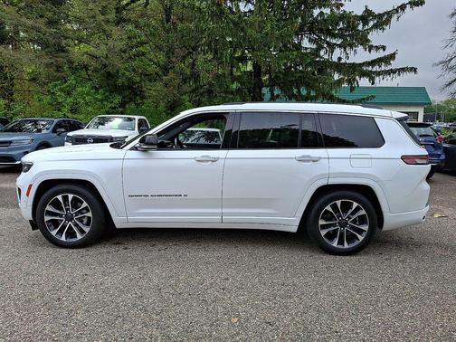 Bright White Clearcoat 2022 Jeep Grand Cherokee L Overland