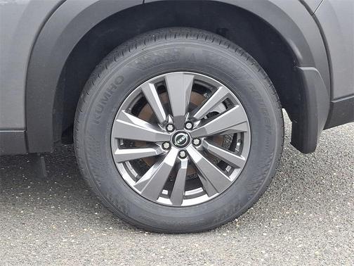 2025 Nissan Pathfinder SV 4WD