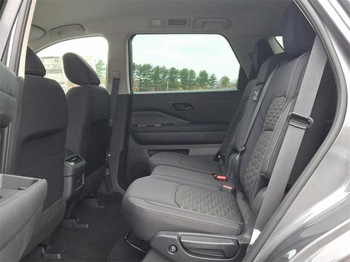 2025 Nissan Pathfinder SV 4WD