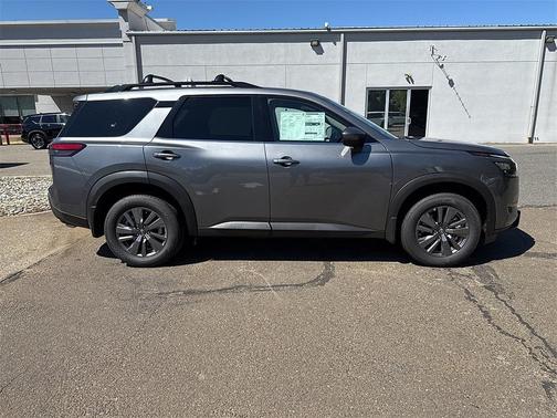 2025 Nissan Pathfinder SV 4WD