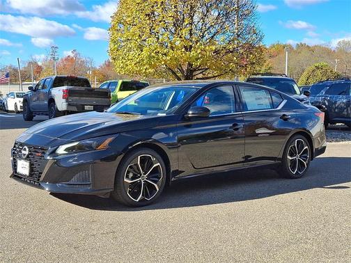 2025 Nissan Altima SR FWD