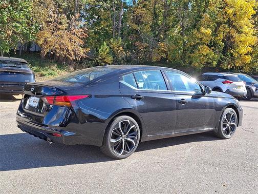 2025 Nissan Altima SR FWD