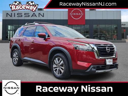 2022 Nissan Pathfinder SL 4WD