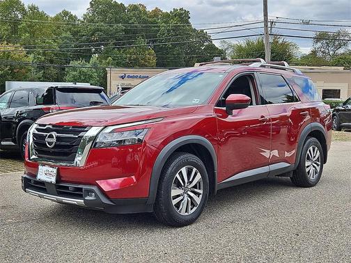 2022 Nissan Pathfinder SL 4WD