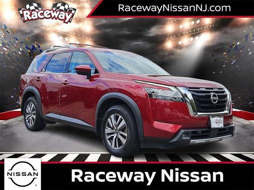 2022 Nissan Pathfinder SL 4WD