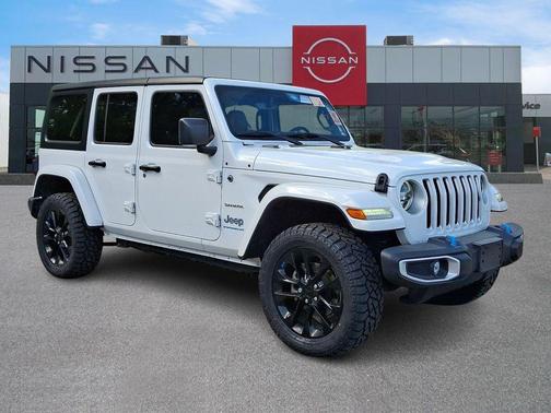 Bright White Clearcoat 2023 Jeep Wrangler 4xe Sahara