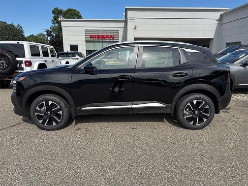 2025 Nissan Kicks SV