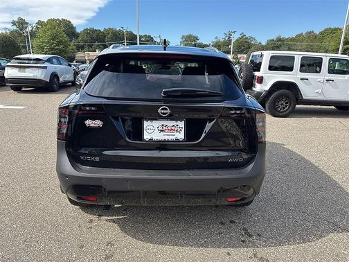 2025 Nissan Kicks SV