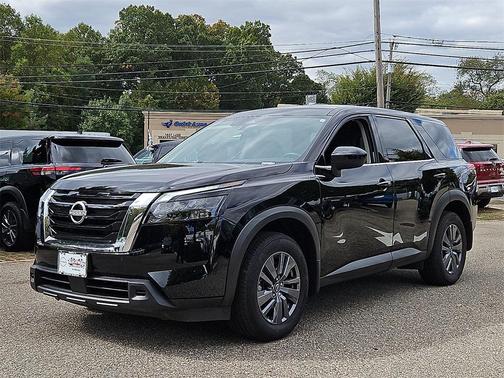 2024 Nissan Pathfinder S 4WD