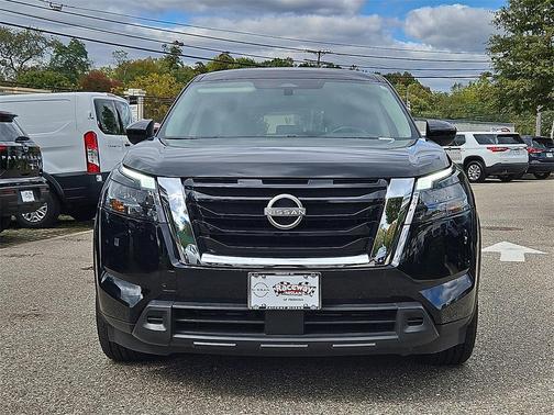 2024 Nissan Pathfinder S 4WD