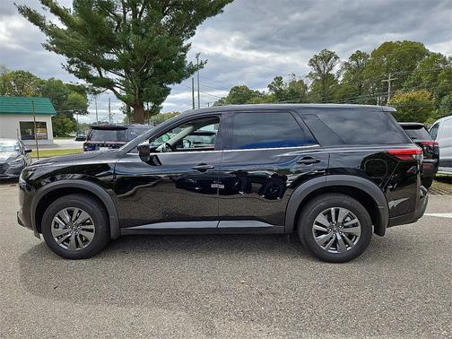 2024 Nissan Pathfinder S 4WD