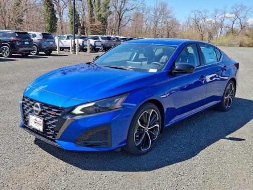 2025 Nissan Altima SR FWD