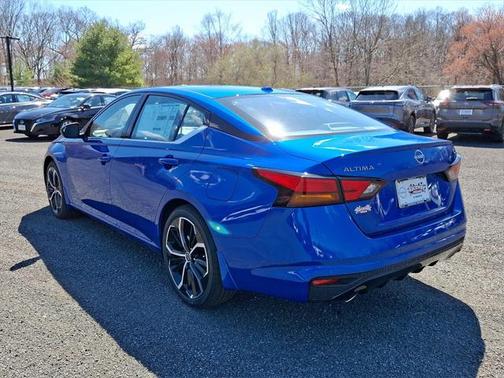 2025 Nissan Altima SR FWD