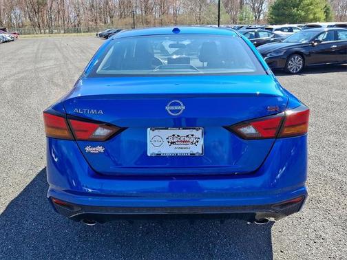 2025 Nissan Altima SR FWD