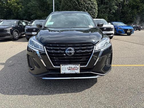 2025 Nissan Kicks S