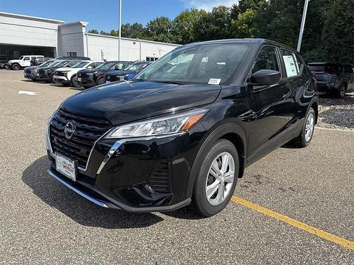 2025 Nissan Kicks S